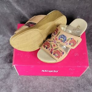 Alegria Women's Embroidered Tan Linn Sandals